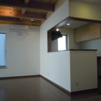 桃が旬な小さな家