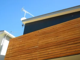 桃が旬な小さな家